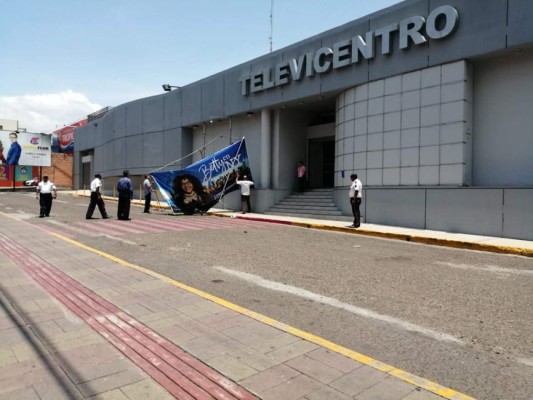 ¡Fuego y calles tomadas! Continúan las protestas en Tegucigalpa y otras ciudades del país