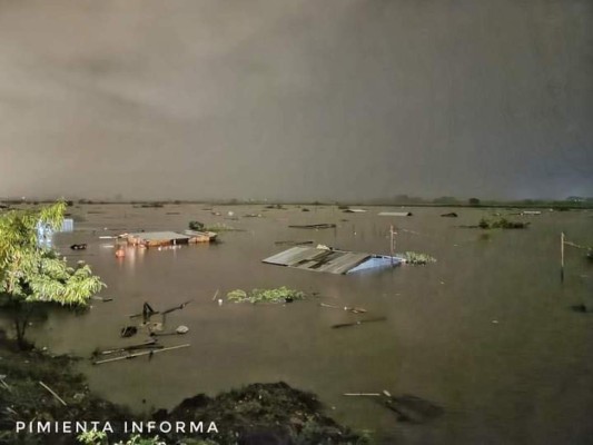 Honduras vive una noche de terror: depresión tropical Eta deja desastres en varias zonas del país
