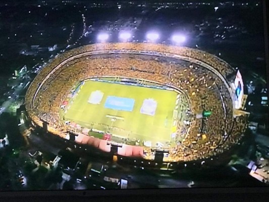 ¡Espectacular! Llenazo en el 'Volcán' para la final entre Tigres y León