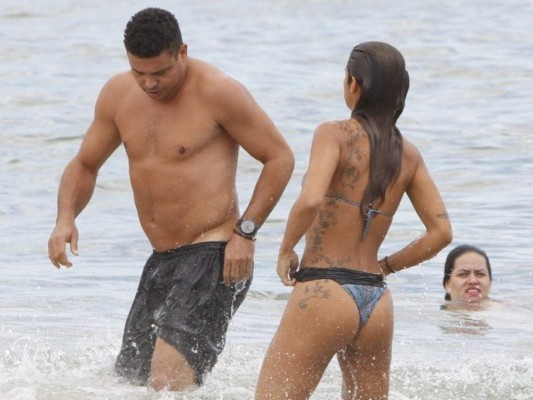 Los futbolistas que tienen fama por ser mujeriegos