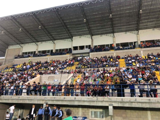 NO SE VIO EN TV: La chica del Iphone, el ambientazo en Choluteca y el retorno de la familia a los estadios