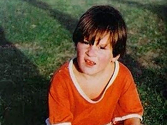 ¡Irreconocibles! Así eran de niños los cracks del Real Madrid y Barcelona