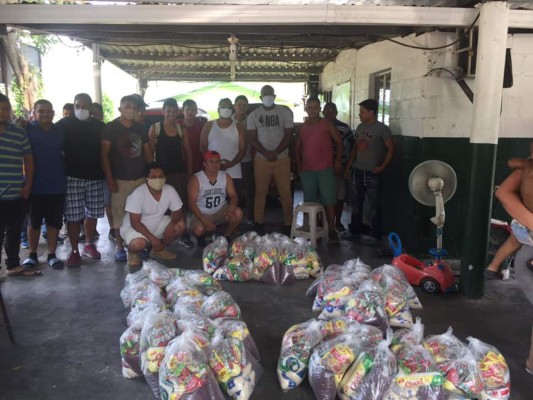 ¡Por tierra y por mar! Osman Chávez reparte alimentos en los pueblos garífunas