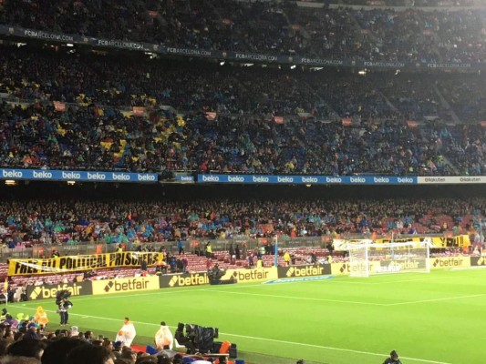 En fotos: Un Camp Nou politizado pide 'libertad y justicia'