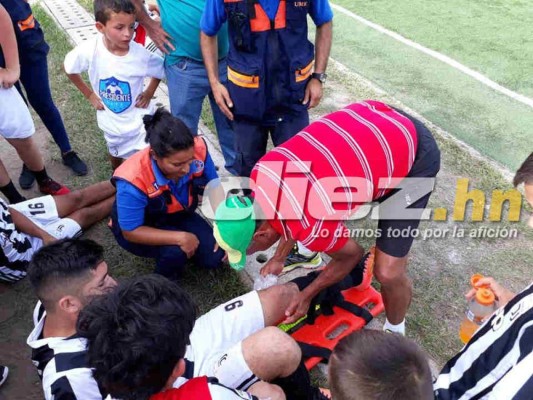 FOTOS: El bonito gesto de Marathón con jugador de La Virtud en Copa Presidente