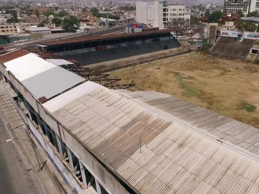 ¡Con uno de Honduras! Grandes estadios que fueron abandonados