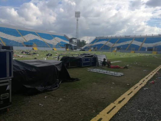 ¡En fotos! Así quedó la grama del estadio Morazán tras concierto en San Pedro Sula