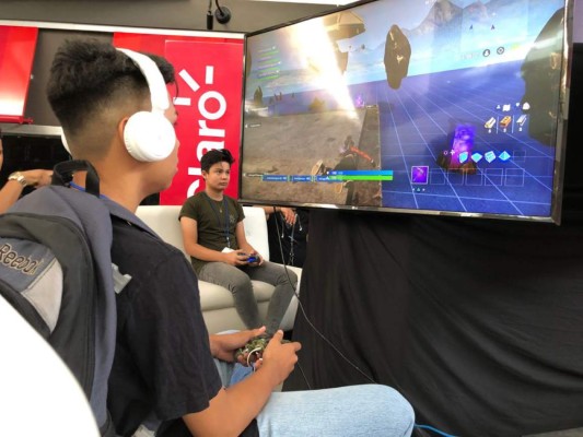 ¡Ambientazo! Así se vivió el arranque del torneo Fornite-DIEZ en Tegucigalpa