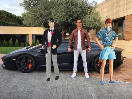 Despedazan con memes a Cristiano Ronaldo tras presumir su lujoso Lamborghini