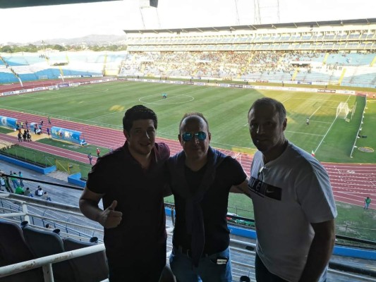 Héctor Vargas pierde la cabeza y es expulsado; la tristeza de Maldonado y los contratistas en el Olímpico