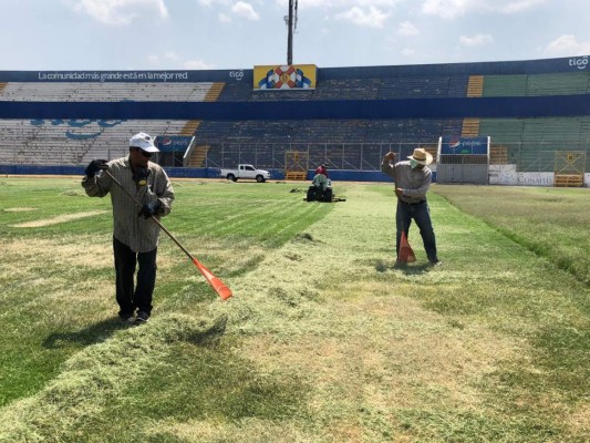 El estadio Nacional por fin recibe mantenimiento en medio de la crisis del coronavirus