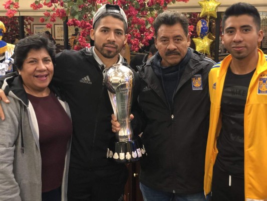 Celebración de Tigres tras ser campeón de la Liga Mx
