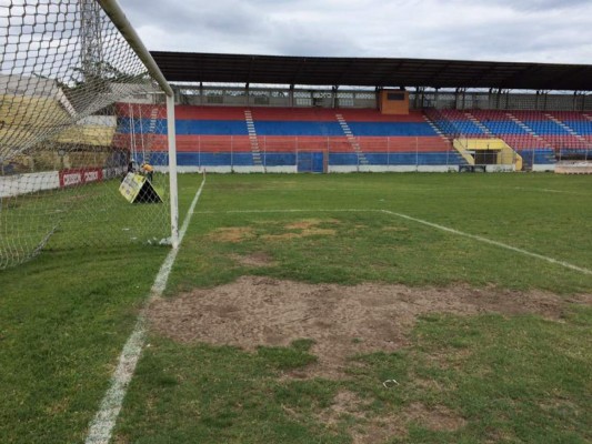 Estadios hondureños en pésimas condiciones en los que se juega fútbol profesional