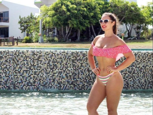 Así es Dori Eleta, la bomba panameña que la rompe en las redes sociales