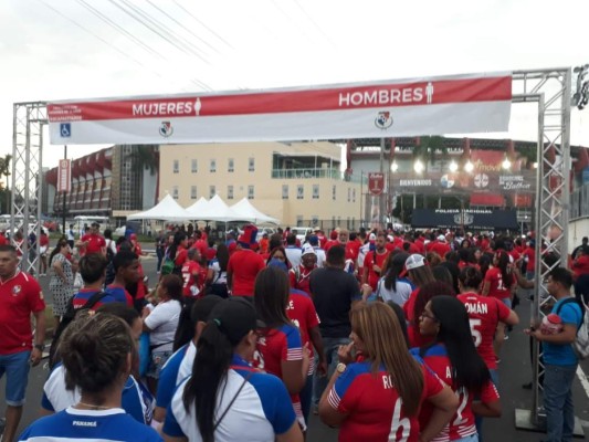 ¡Panamá despidió a sus heróes! El Rommel Fernández se vistió de gala para el amistoso ante Irlanda