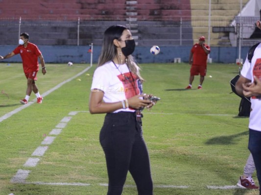 ¿Soldado caído en el Yankel? Las bellezas en los estadios, la novia de Denovan y lo mejor de la jornada 7