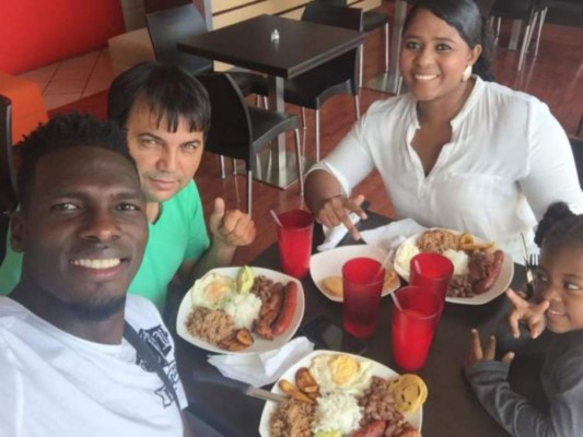 Ellas son las bellas novias y esposas de los jugadores del Olimpia y Motagua