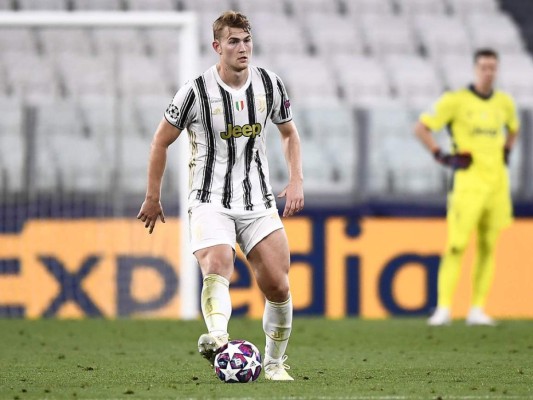 Tremendo póker en ataque: El 11 de la Juventus de Pirlo con Luis Suárez y un crack sub-20