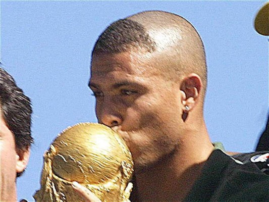 Ronaldo Nazario cumple hoy 39 años: Las fotos más curiosas del astro