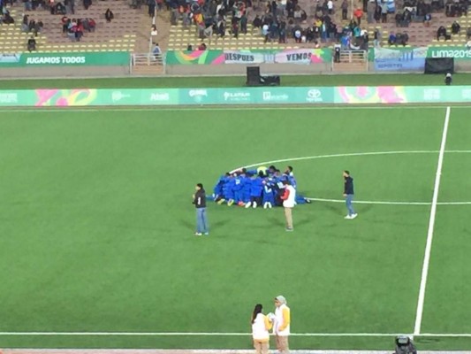 NO VISTE EN TV: El abrazo del alma; festejo de Honduras y tristeza mexicana en Lima