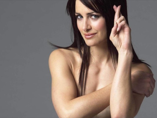 ¡ESCÁNDALO MUNDIAL! Acusan a sexy periodista de salir ebria en programa deportivo