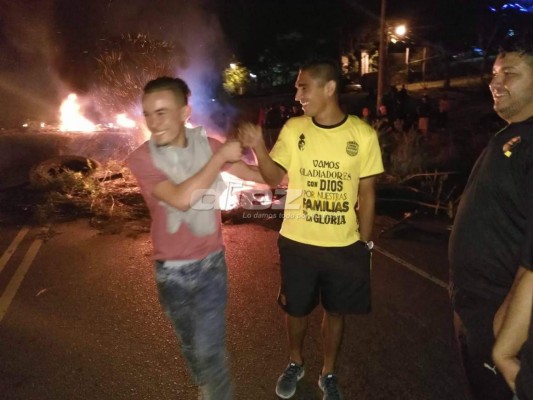 Así ha sido la odisea del Real España atrapado en las tomas de carreteras