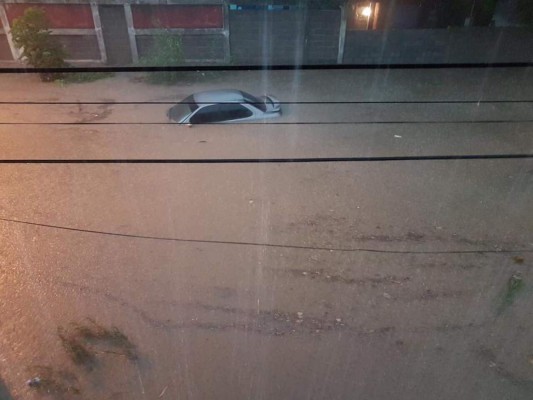 FOTOS: El caos que desató más de una hora de lluvia en San Pedro Sula