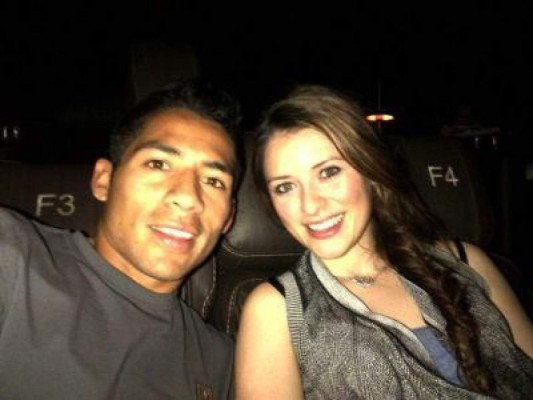 Javier Aquino dejó a la escultural Zoe Robb por la sensual Lluvia Carrillo