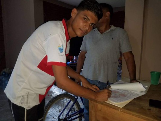 RUMORES/FICHAJES: Luis Lobo no iría a Platense y Tela FC saca la chequera