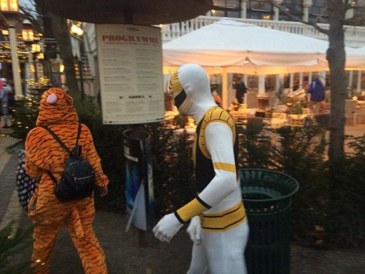 Jugadores del Leicester City se disfrazaron para celebrar su liderato