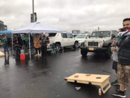 La épica bandera y el asado: Así es el ambientazo previo al México-Estados Unidos en el MetLife &nbsp;&nbsp;