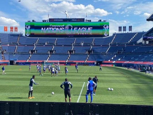 El saludo de Coito con el 'Tata' Martino: así se preparó Honduras antes de medirse a Estados Unidos en Denver
