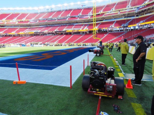 Gran ambiente en el Levi's Stadium previo al Super Bowl 50