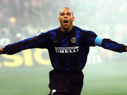 10 futbolistas que han recurrido a los milagros de la NASA ante sus lesiones