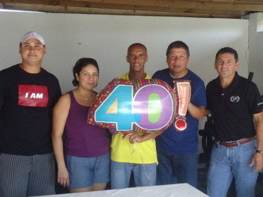 Enrique Reneau (esstilete , canillita ,el orgullo de Jutiapa ) en su nueva faceta en Estados Unidos .