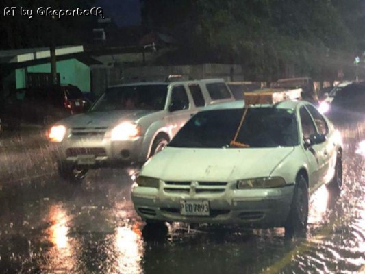 EN FOTOS: Fuerte tormenta eléctrica desata caos en San Pedro Sula