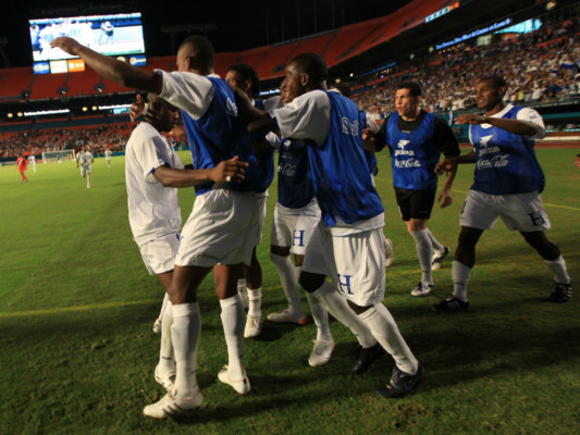 Honduras 1 vr Perú 2, en Miami el 18 de Noviembre 2009.