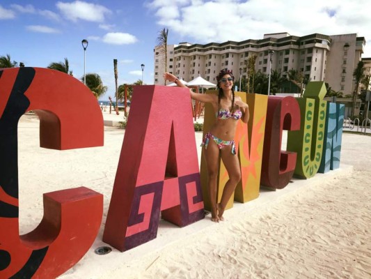 Sharon Segura, la modelo y presentadora tica, amante de su selección