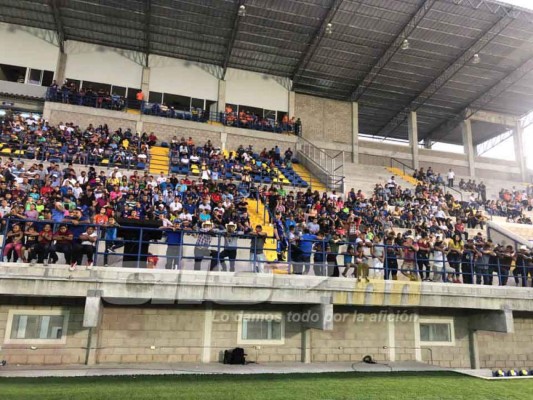 NO SE VIO EN TV: La chica del Iphone, el ambientazo en Choluteca y el retorno de la familia a los estadios