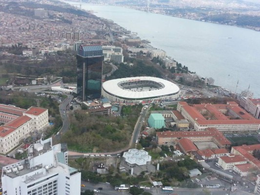 El increíble estadio del Besiktas, posible nueva casa de Andy Najar