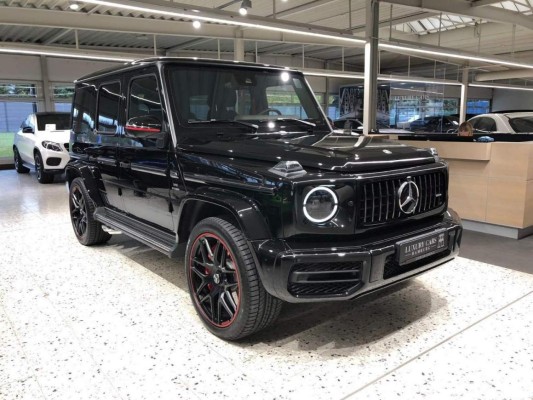 Floyd Mayweather le regala a su hija de navidad un Mercedes-Benz de 180 mil dólares