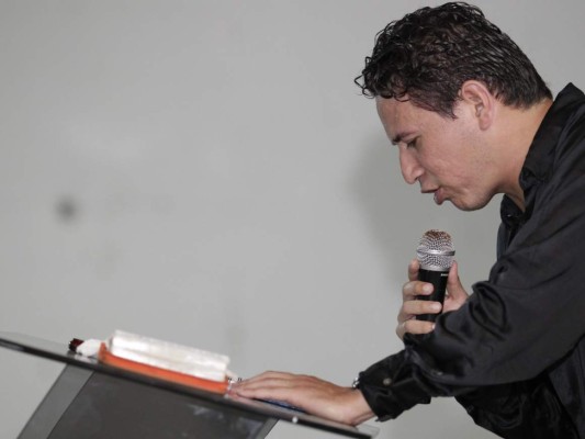 Pastores y sacerdote: Los futbolistas hondureños que entregaron su vida a Dios