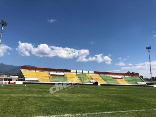 Pese al coronavirus, 120 policías llegan al Carlos Miranda sin protección; silencio total en el Motagua-Olimpia