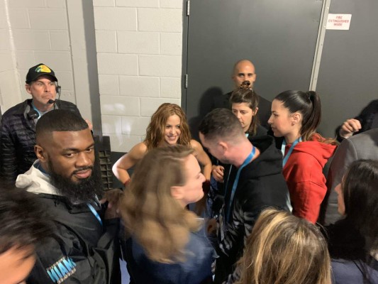 NO SE VIO EN TV: Homenajes a Kobe Bryant y así llegaron JLo y Shakira al Super Bowl