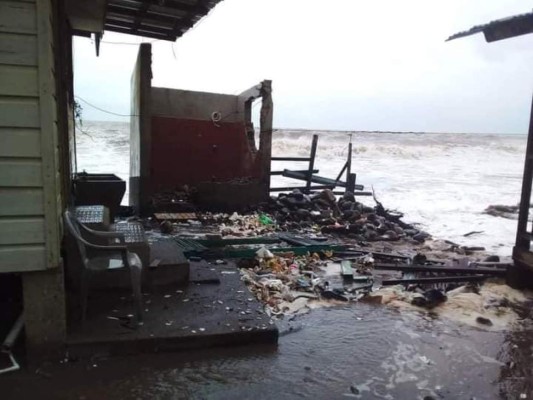 ¡Inundaciones, evacuaciones y rescates! Huracán Eta descarga su furia en territorio hondureño