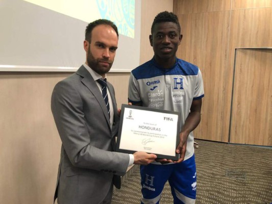 Selección Sub-20 de Honduras recibe charla de FIFA previo a su debut en Polonia