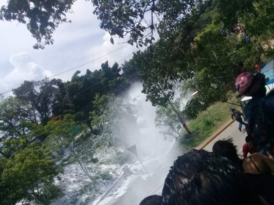 FOTOS: Impactantes imágenes del avión que se salió de la autopista en el aeropuerto Toncontín