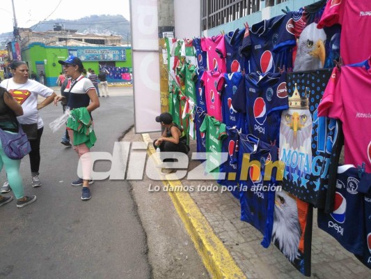 Gran ambiente: Máxima seguridad y lluvia en el estadio Nacional para la final Motagua-Marathón