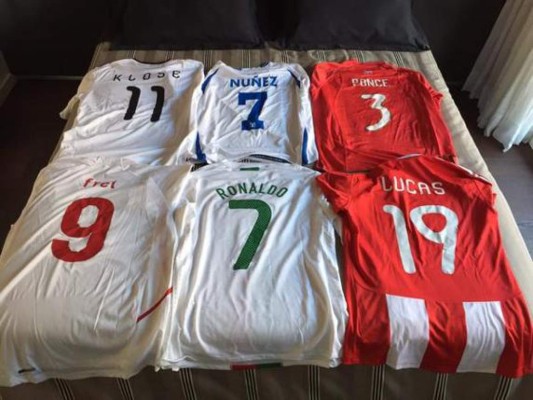 Messi, Ronaldinho y Maynor Figueroa: Los futbolistas que tienen su propio museo de camisas