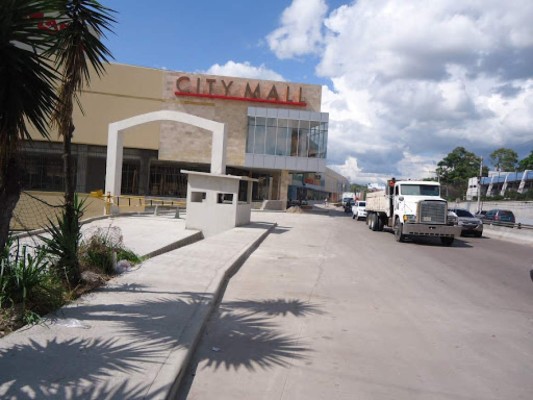 Centros comerciales de Honduras abren el 22 de junio; transporte operará con el 50% de su capacidad